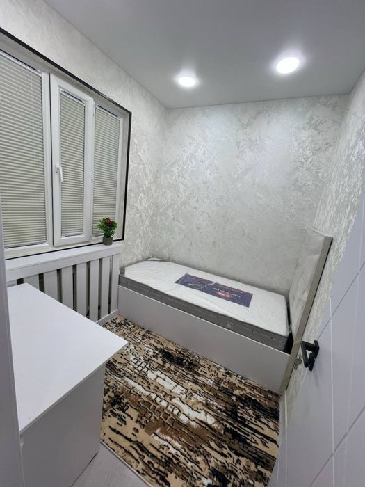 Срочно продаётся квартира 2 переделаная в 3 комнатную,метро М.Улугбек