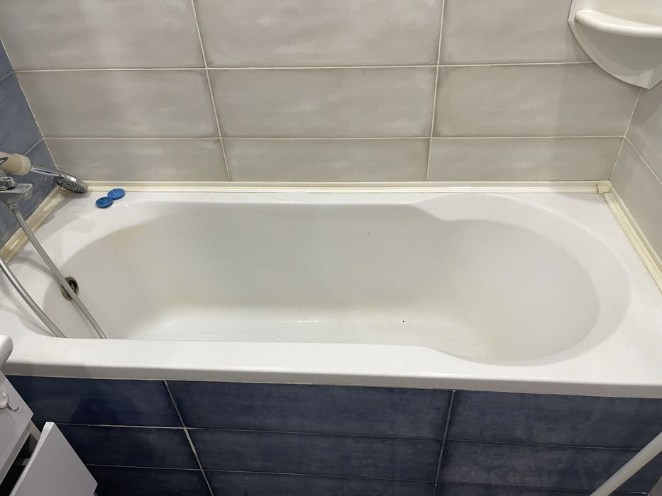 Ванна со сместителем и душевой