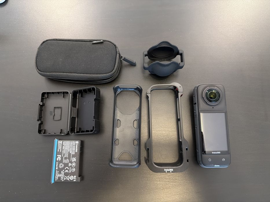 Vand camera 360 insta360 X4 cu accesorii