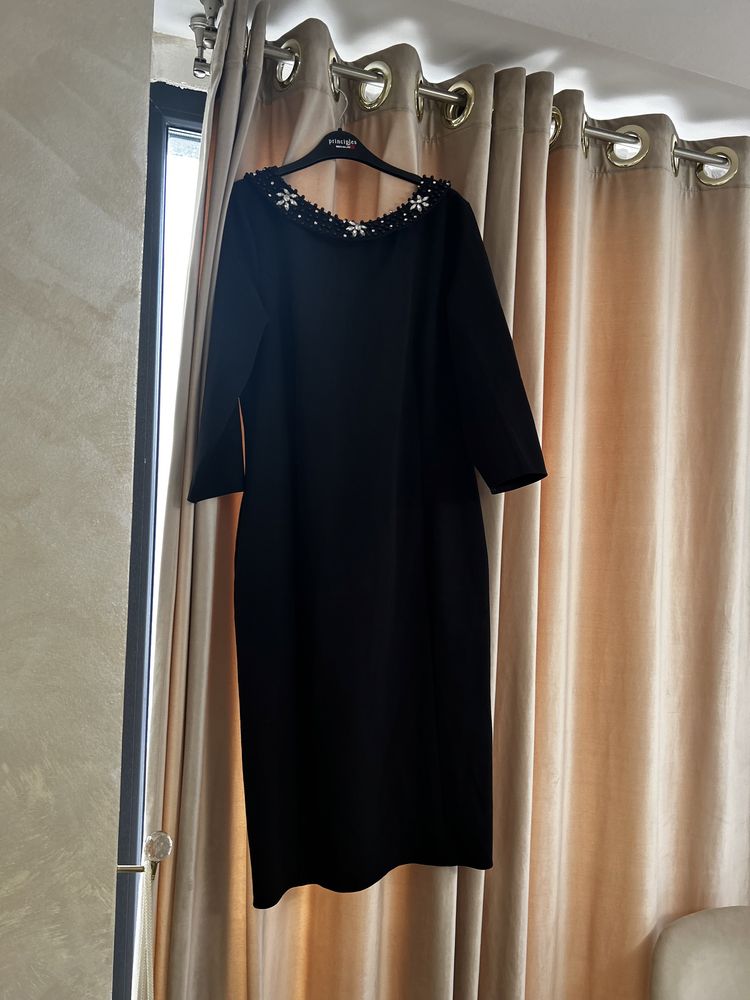 Rochie neagra eleganta