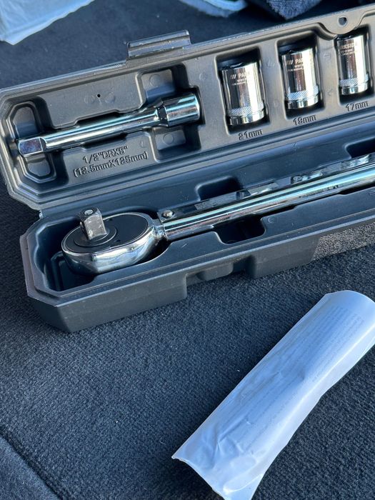 Vand cheie dinamometrica noua la cutie