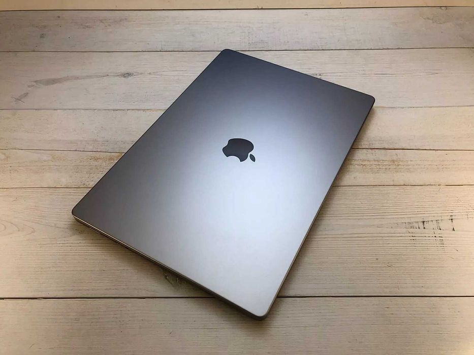 Macbook Pro 16 M1 Pro | 16 GB RAM | 512 GB SSD - много запазен