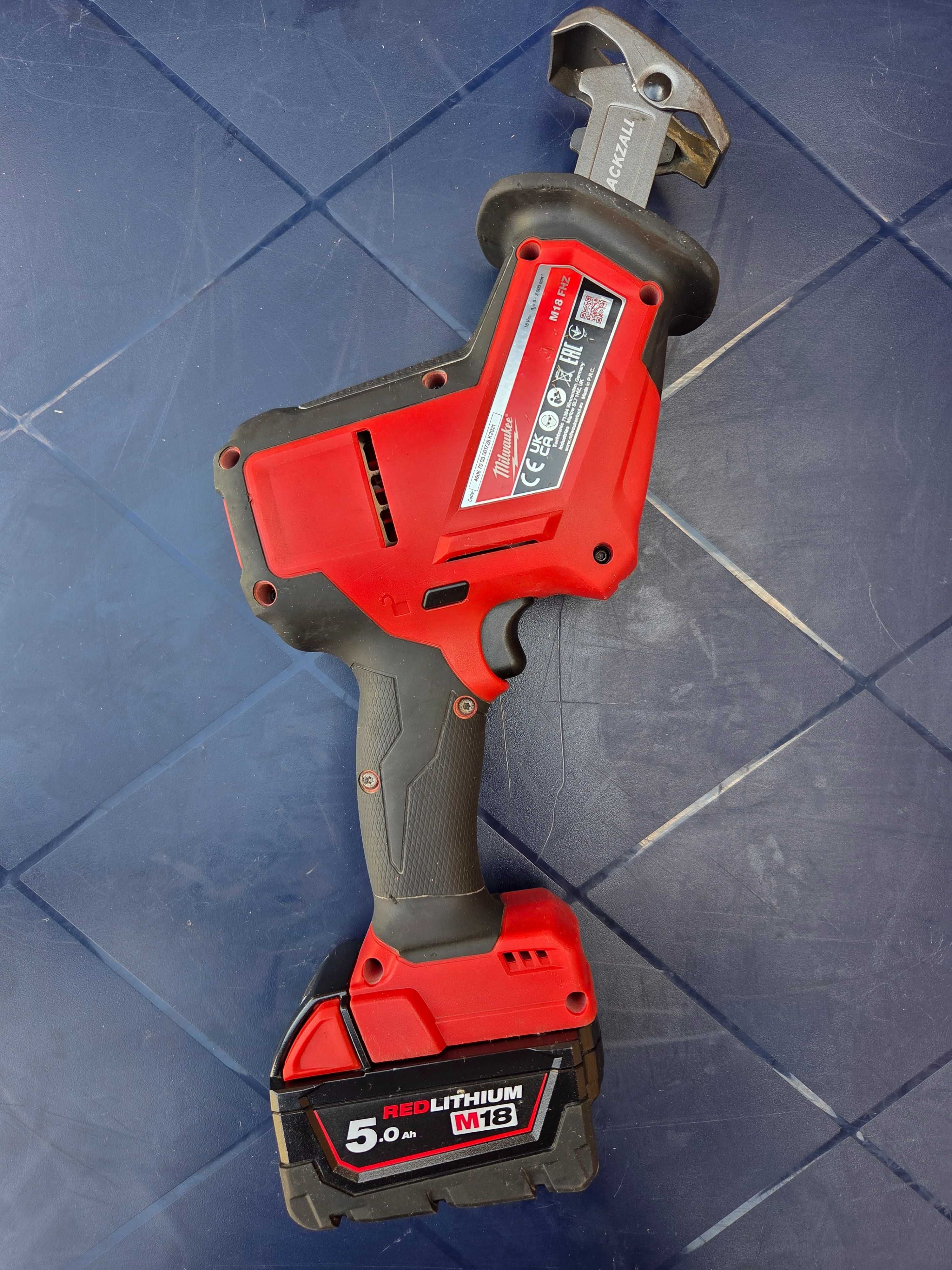 Milwaukee M18 FUEL - Саблен трион FHZ и Мултитул FMT - ОТЛИЧЕН