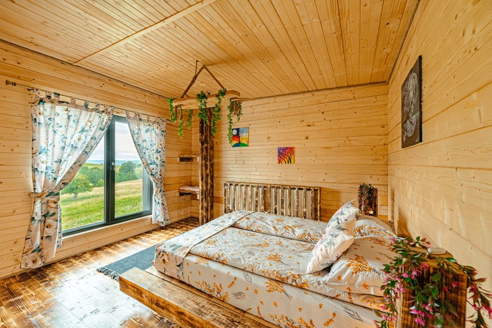 Cabane libere de Craciun Si Revelion!