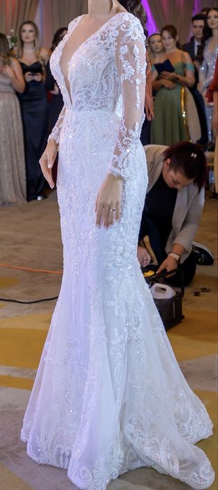 Rochie mireasa plus voal