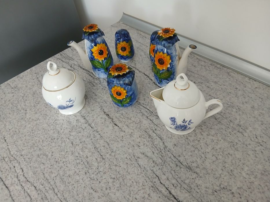 Doua seturi portelan pentru bucatarie in perfecta stare