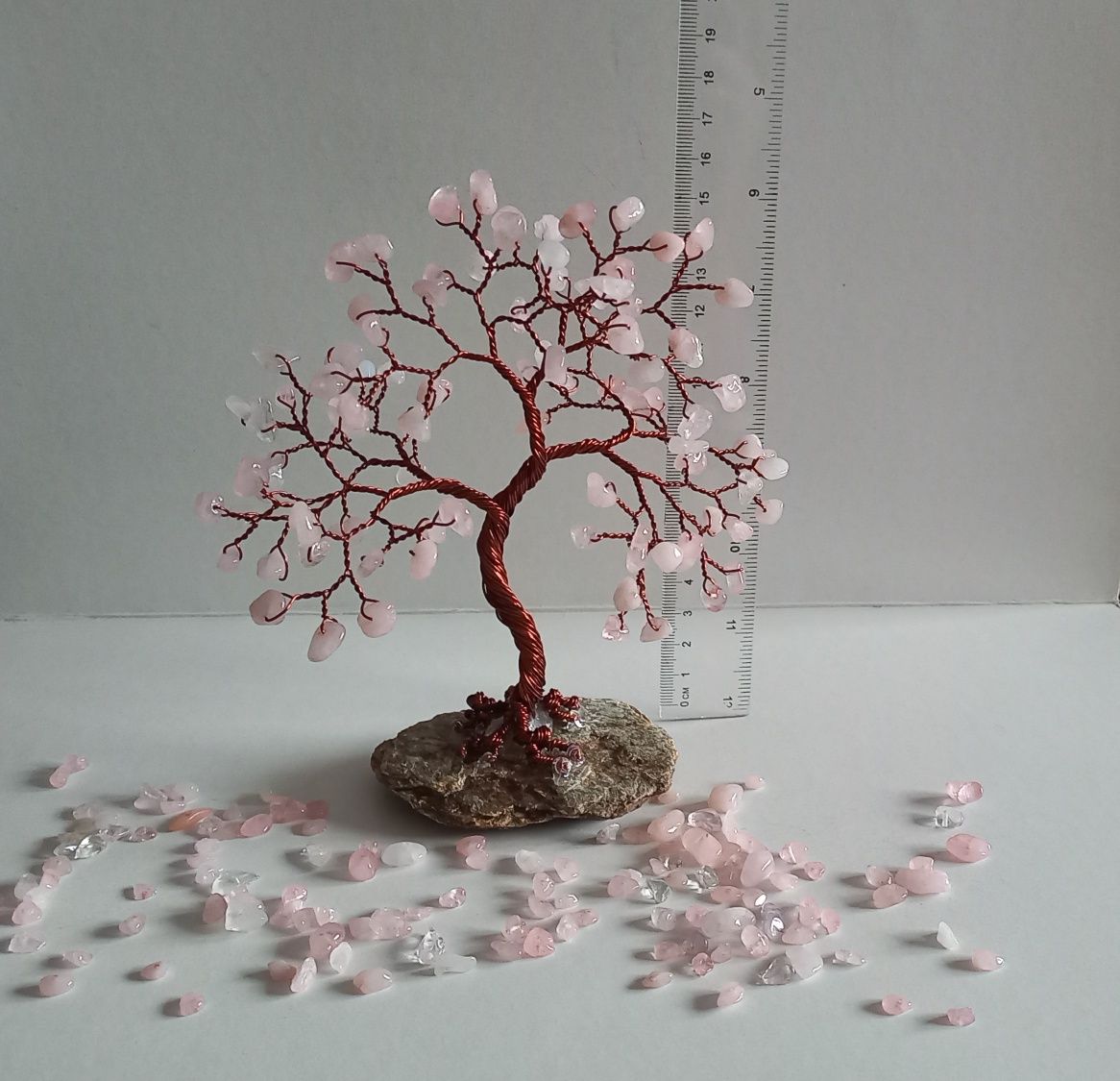 Copac din Cristale de Cuart roz si fir de cupru