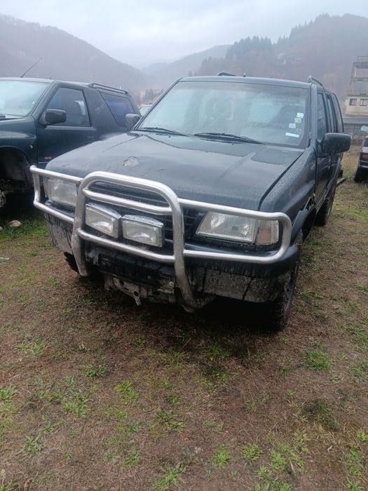 Опел фронтера на части