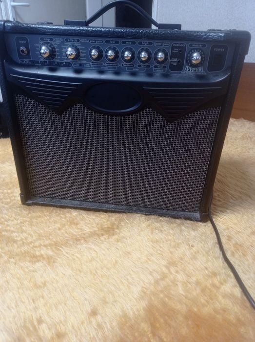 Улвсиател peavey vypyar 30watts