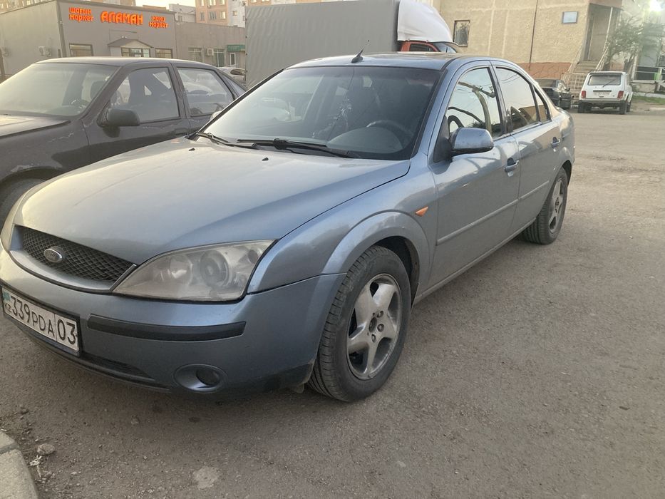 Продам машину форд