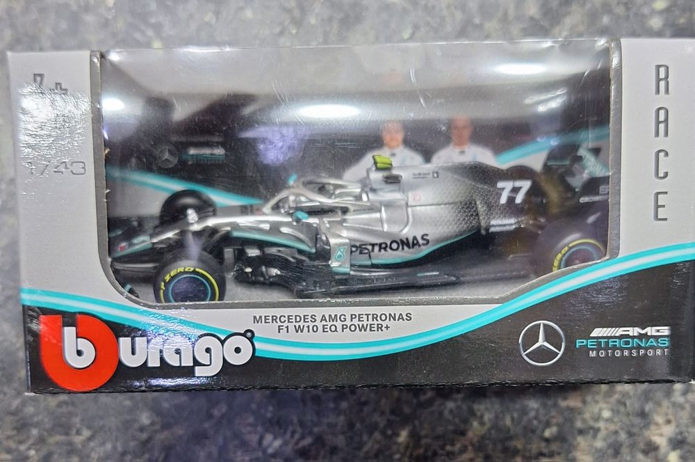 Продам моделек Ф1 команды Mercedes AMG Petronas