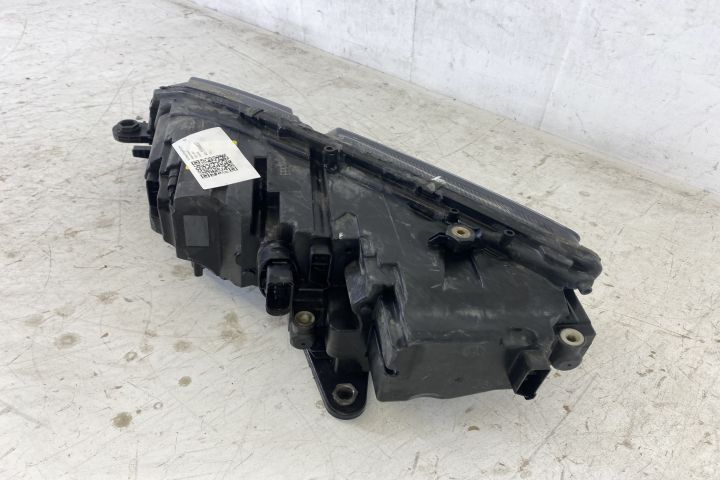 Фар Дясно Оригинален Лед Повреден Шкода / Skoda Octavia 3 Десен оригин