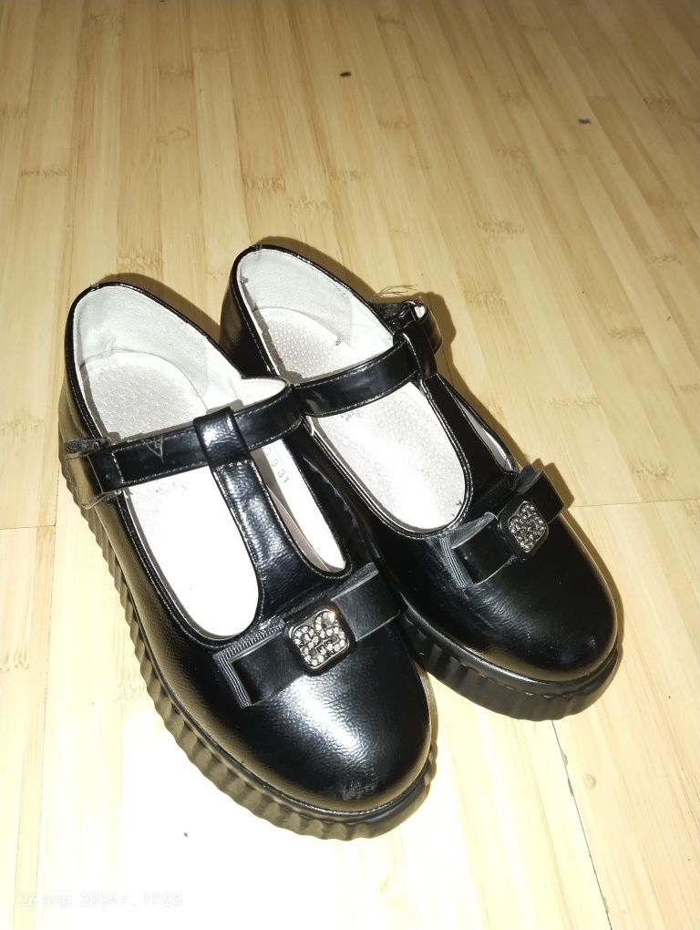 Туфли черные 31 размер