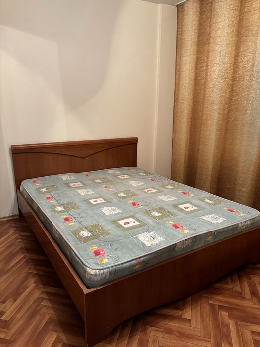 Продам спальный гарнитур