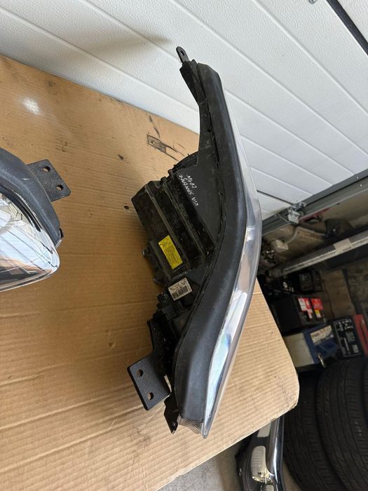 фарове за kia sportage xenon