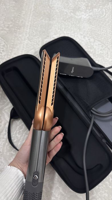 Dyson Airstrait от Зора