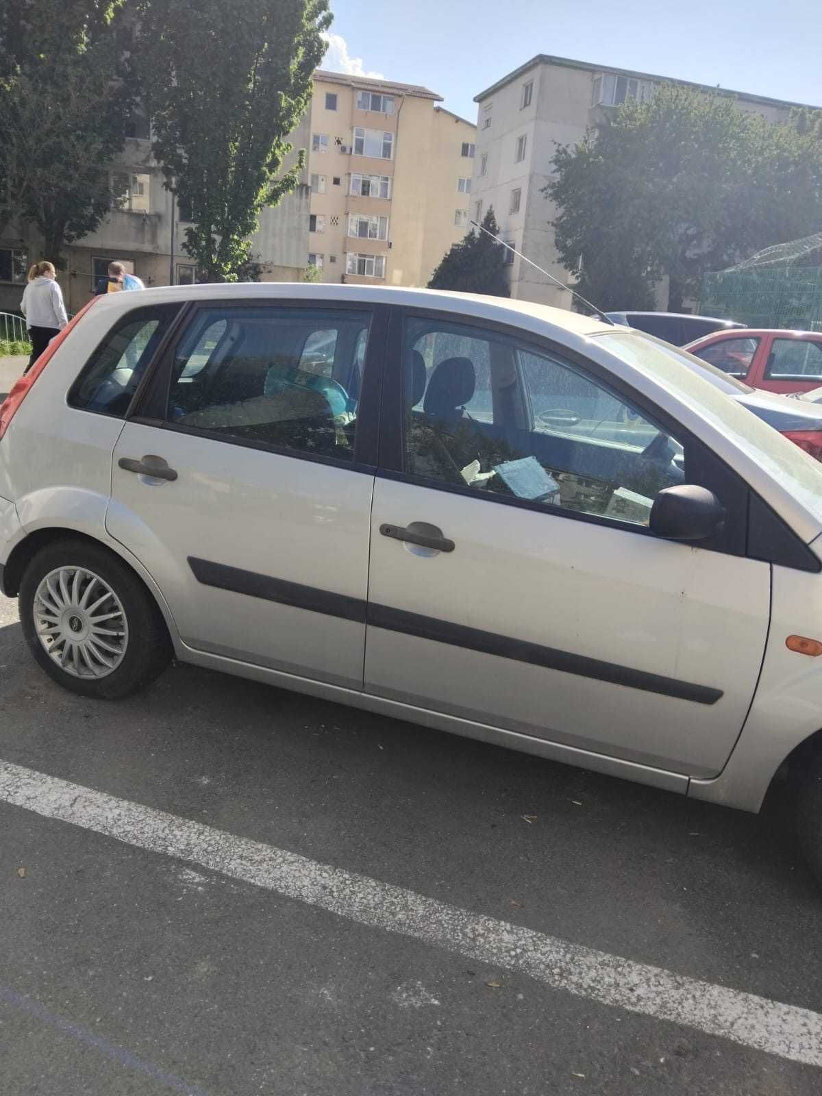 Vând Ford Fiesta funcțional pentru programul Rabla / uz personal