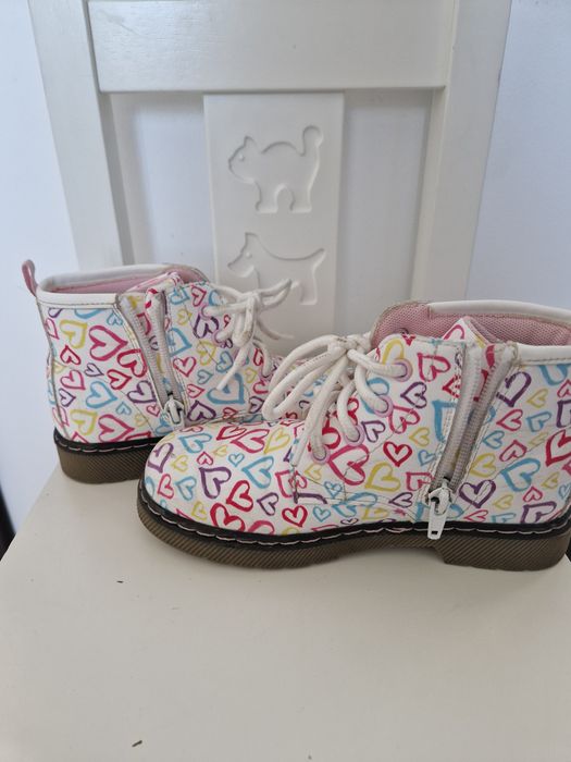 Детски боти с цип и връзки