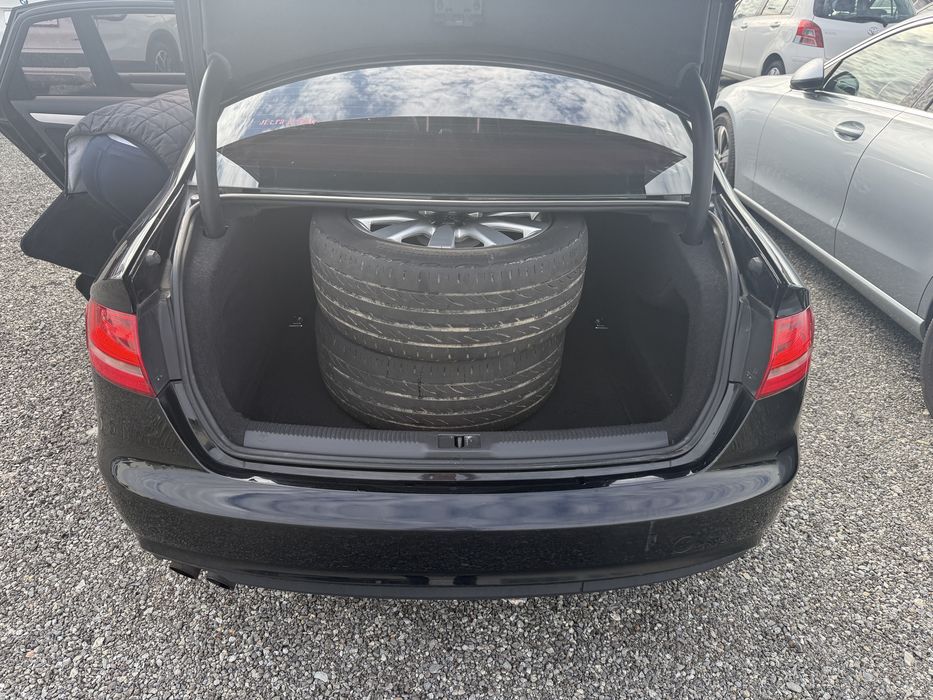 Audi A 4 ,automat ,143 cp ,2013