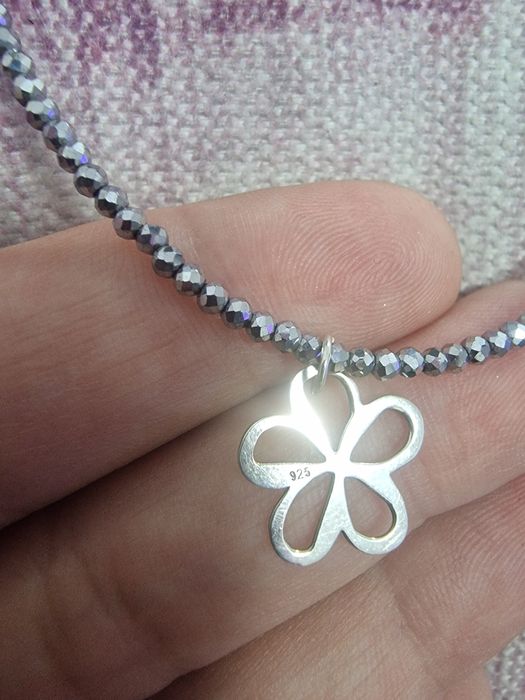 Handmade  lantisor de argint  cu pietricele