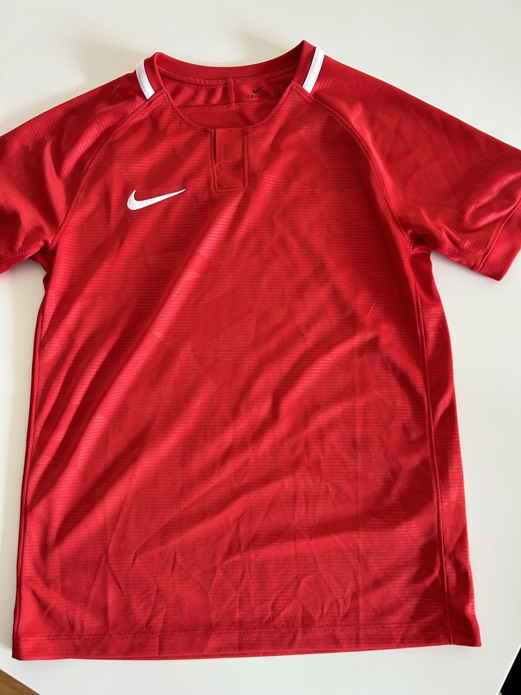 Спортна блузка Nike158