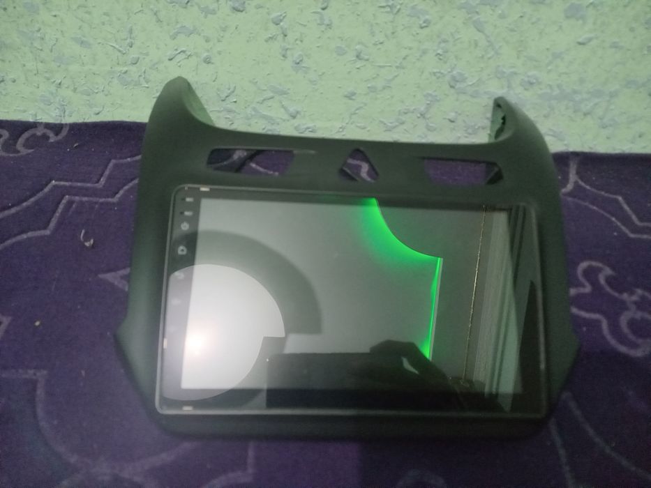 Koblt monitor sotiladi