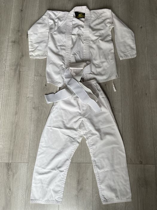 Продаю кимоно для Каратэ