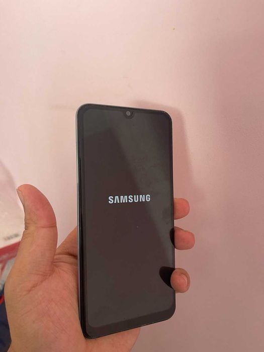 Samsung Galaxy A50 (qora)