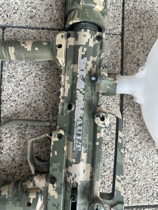 Vând marker paintball BT-4 Assault + mască + butelie + hopper