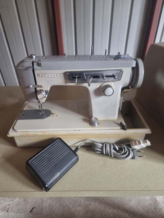 Masina de cusut Brother