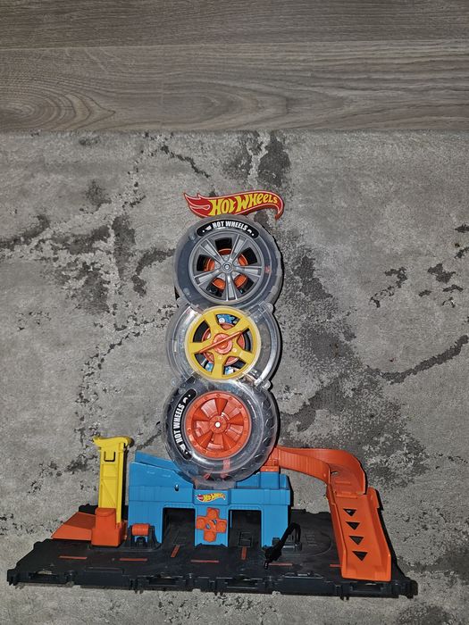 Hot Wheels City, Super Twist Tire Shop, set de joaca