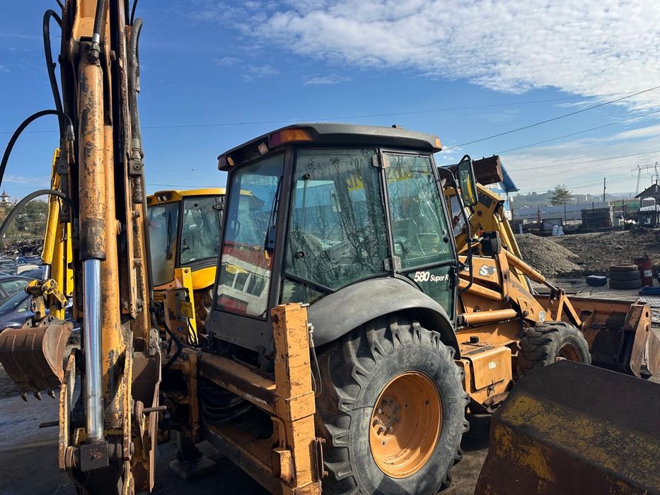 Buldoexcavator Case 580 Super R 2004 accept variante !