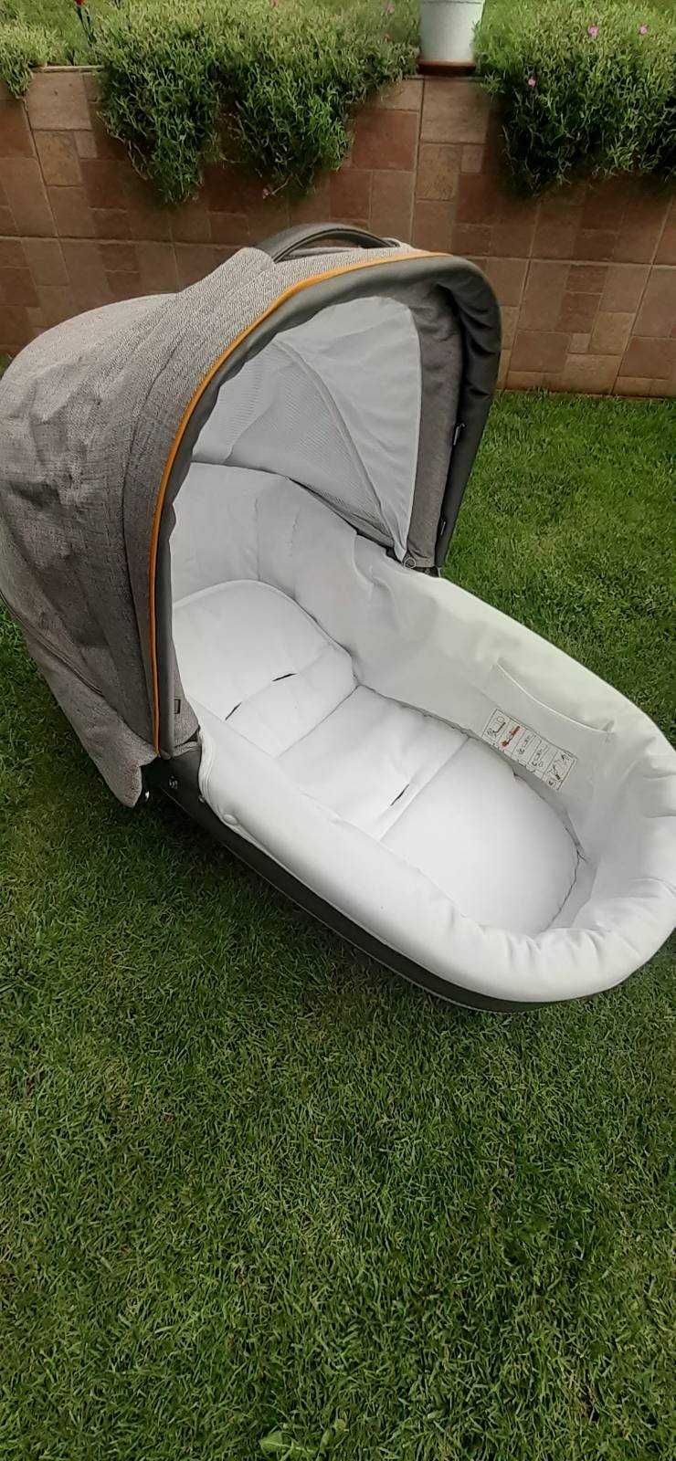 Зимен бебешки кош за количка Peg Perego