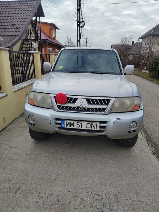 Vând sau schimb Mitsubishi Pajero 3,2