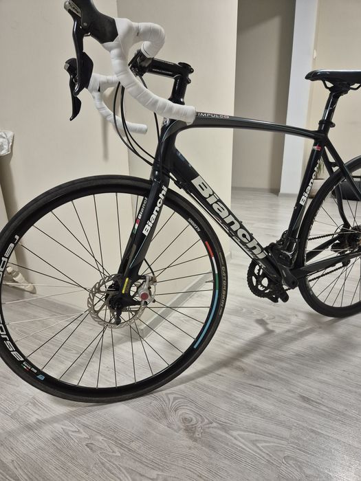 Bicicleta cursiera BIANCHI Impulso,frane disc,2x11v, shimano 105