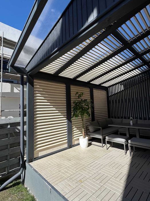 Terasă lemn stratificat - cu sistem de umbrire - glisiere