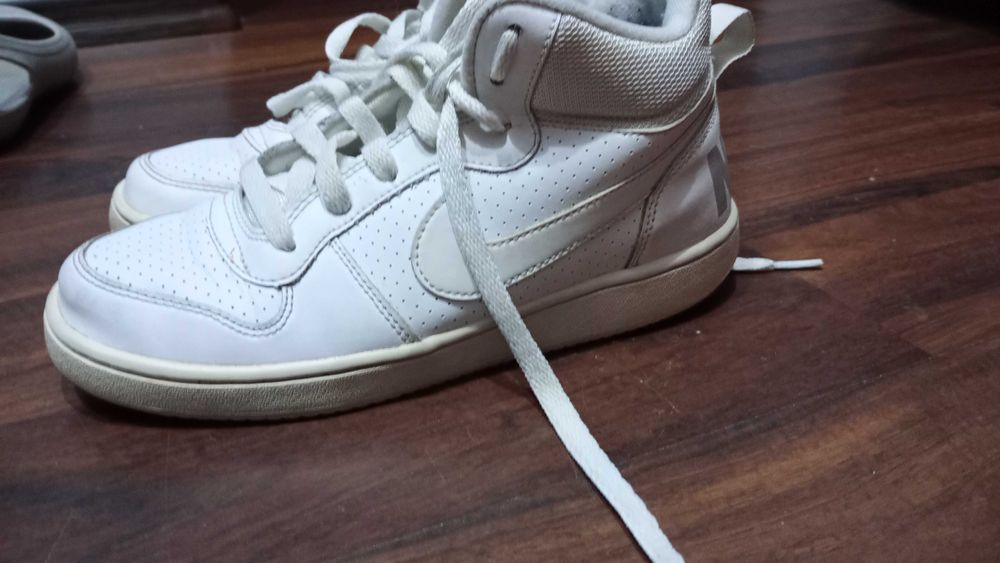 Adidasi Nike marimea 37,5