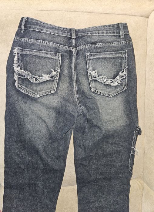 Blugi baggy, aproape noi