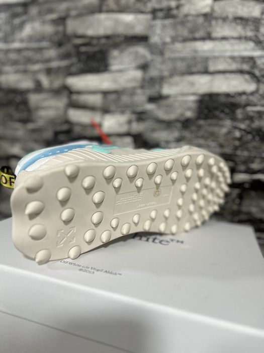 Adidasi Off-White Odsy 1000