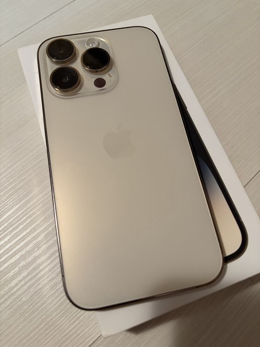 De vanzare iphone 14 pro gold
