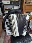 Vând acordeon Hohner Rubens 2+2 cassoto