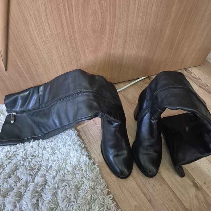 Продам  женские сапоги!