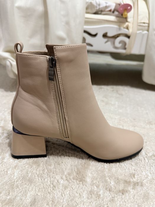 Осеньный и зимный полусапожки новый размер 37