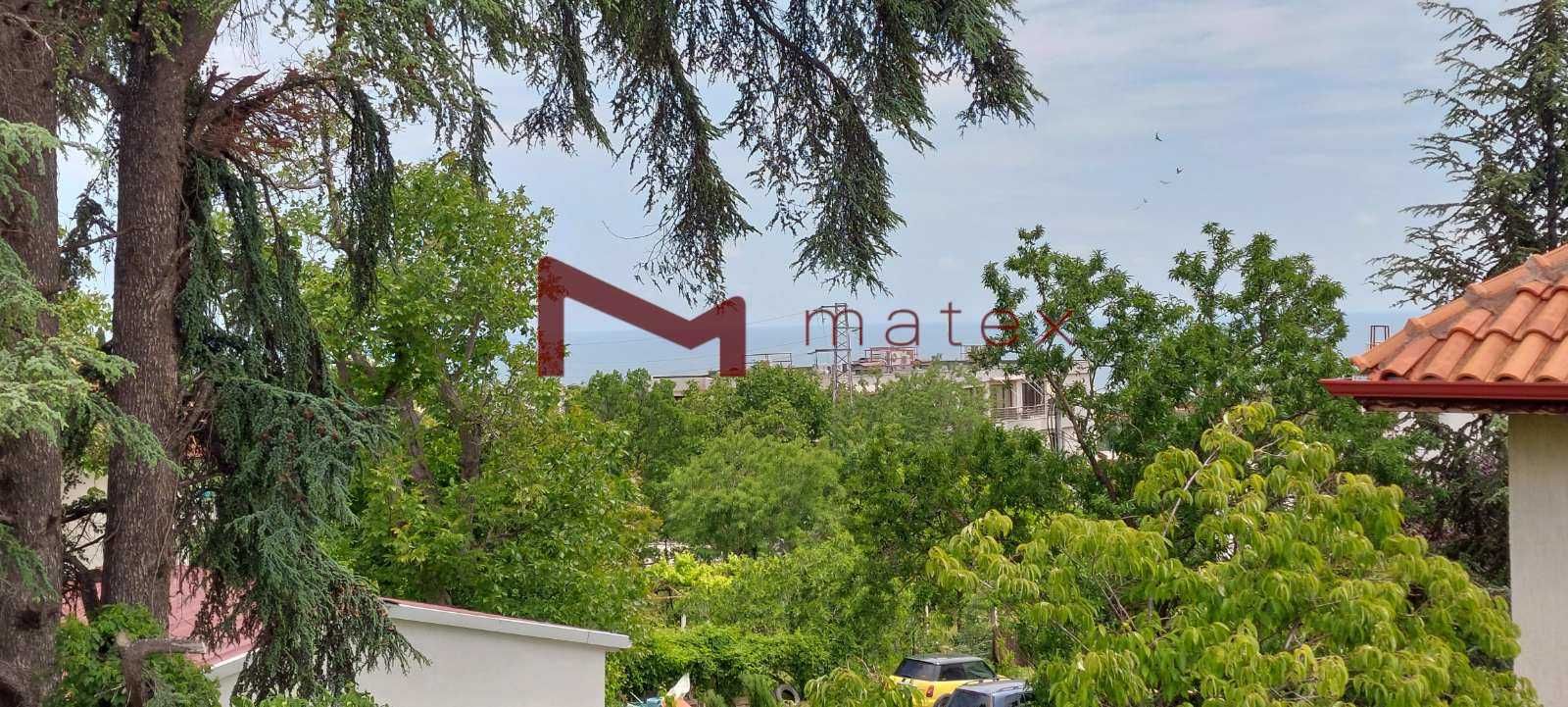 Тристаен панорамен апартамент месност Траката-Кателиев