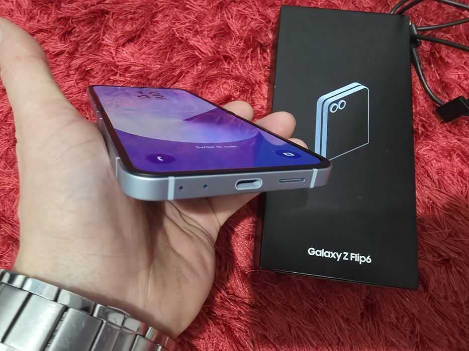 -Samsung Z Flip 6, Nou, Nefolosit, 256Gb, 12Ram, 152 cicluri incarcare