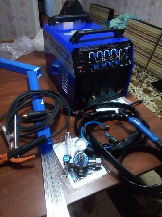 Сварочный аппарат аргоно-дуговой AURORA PRO INTER TIG 200 AC/DC PULSE!