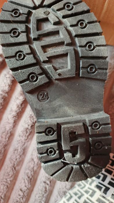 Продам ботинки детские зимние 24 размер (14.5см)