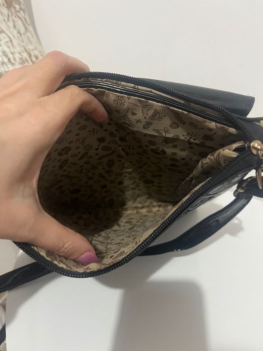 Дамска лачена чанта с принт Louis Vuitton