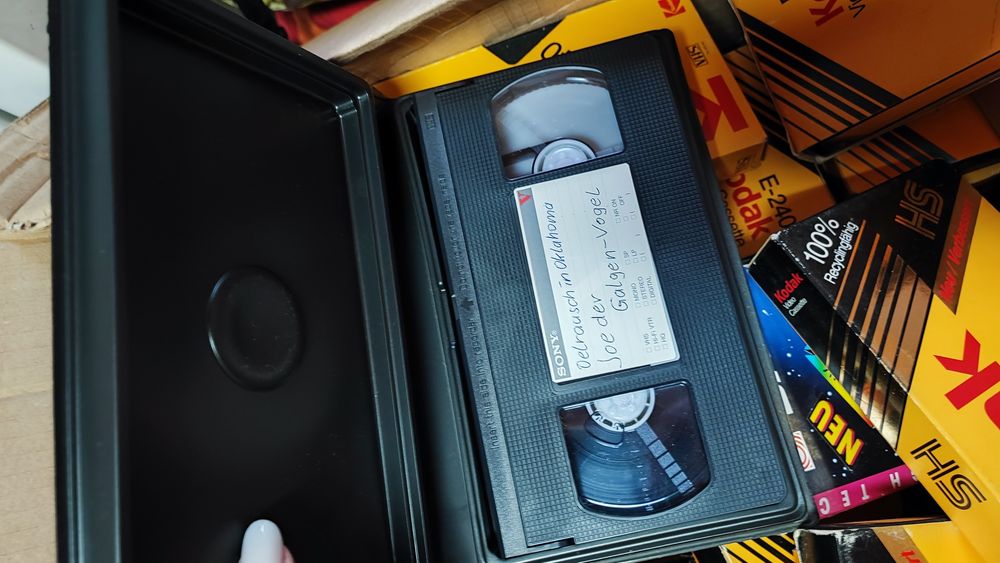 Casete  filme Western in germana 15 ron   buc