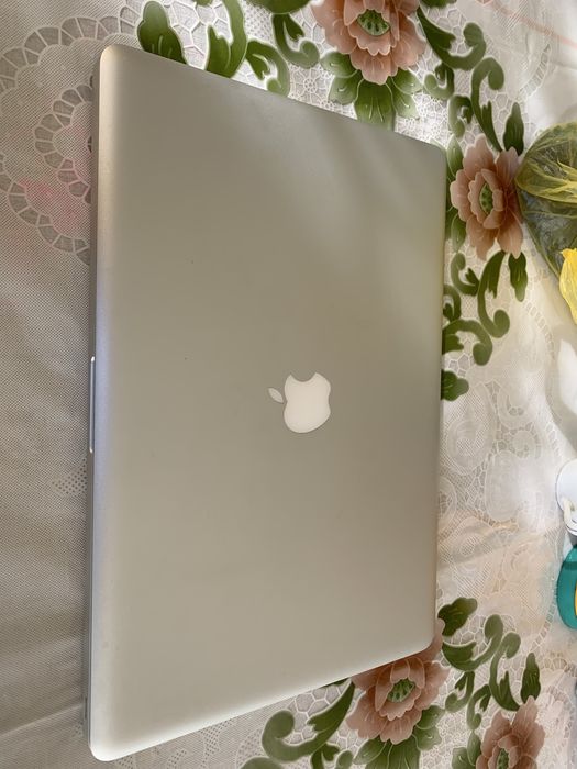 Продаю macbook pro core i7